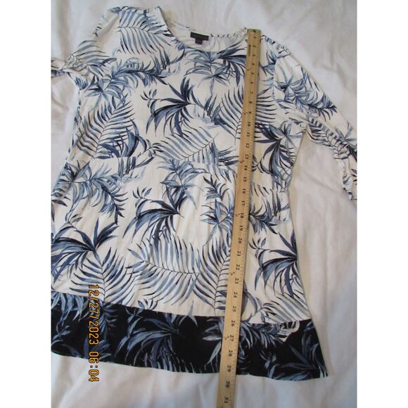 J. JILL WEARABLE COLLECTION SIZE M TUNIC TOP BLOUSE TROPICAL PATTERN PALM LEAVE - Picture 3 of 7